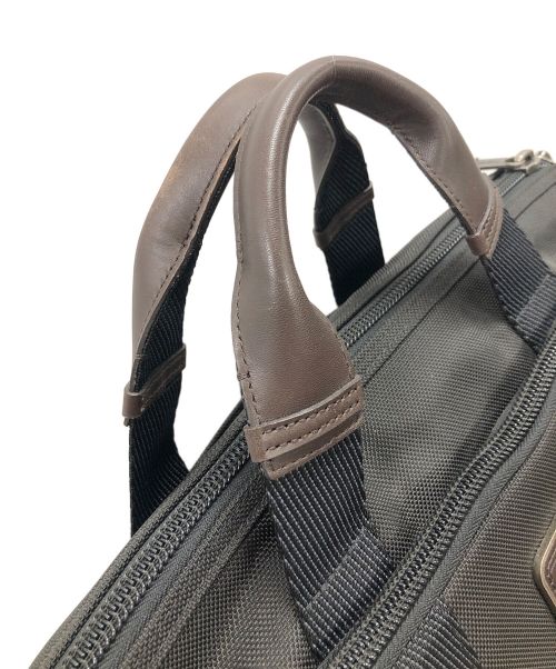 TUMI（トゥミ）TUMI (トゥミ) ビジネスバッグ ブラック サイズ:実寸サイズにてご確認ください。の古着・服飾アイテム