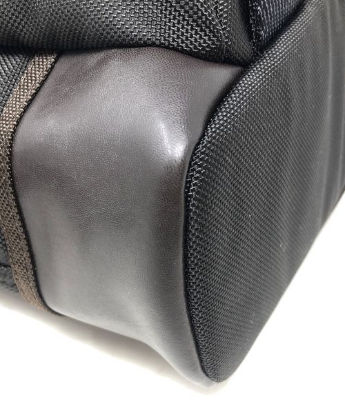 TUMI（トゥミ）TUMI (トゥミ) ビジネスバッグ ブラック サイズ:実寸サイズにてご確認ください。の古着・服飾アイテム