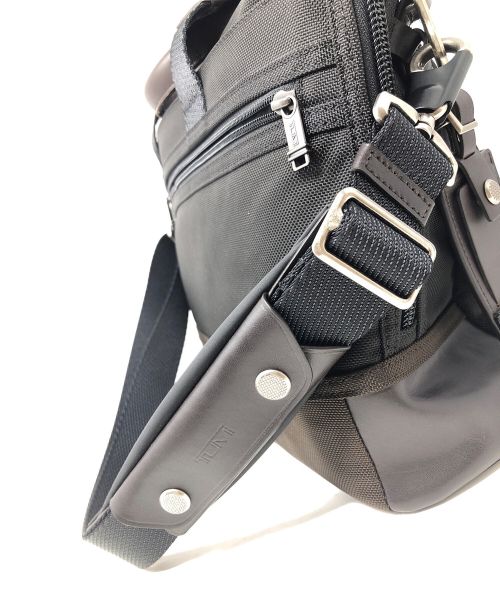 TUMI（トゥミ）TUMI (トゥミ) ビジネスバッグ ブラック サイズ:実寸サイズにてご確認ください。の古着・服飾アイテム