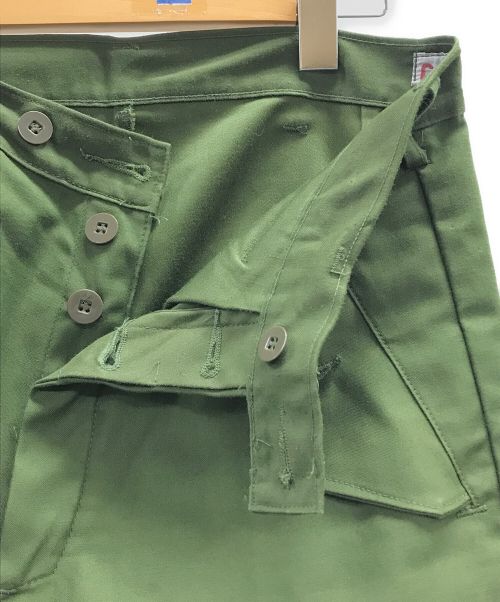 Swedish Army（スウェーデン軍）Swedish Army (スウィディッシュアーミー) ユーティリティーカーゴパンツ オリーブ サイズ:実寸サイズにてご確認ください。の古着・服飾アイテム