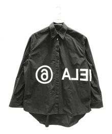 MM6 Maison Margiela（エムエムシックスメゾンマルジェラ）の古着「コットンシャツ リバースロゴプリント バックリボン」｜ブラック
