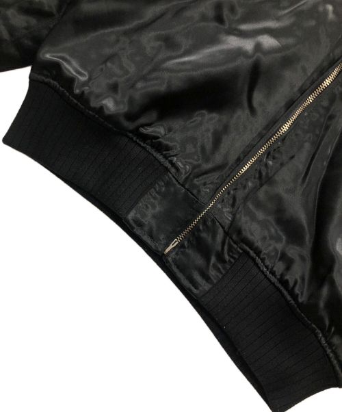 Thee Hysteric XXX（ジィ ヒステリックトリプルエックス）Thee Hysteric XXX (ジィ ヒステリックトリプルエックス) スタジャン/スカジャン LIPS＆TONGUE（リップスアンドタン）アップリケ スーベニアジャケット ブラック サイズ:Sの古着・服飾アイテム