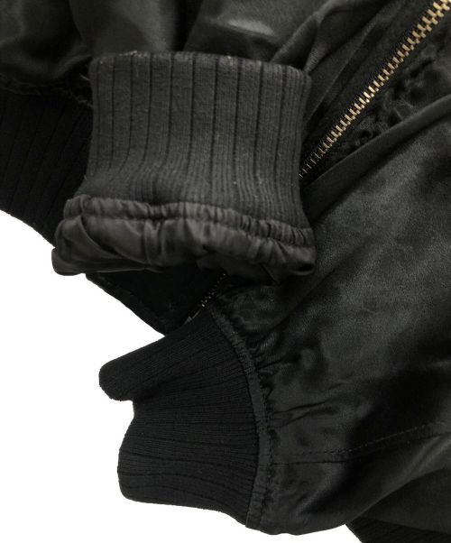 Thee Hysteric XXX（ジィ ヒステリックトリプルエックス）Thee Hysteric XXX (ジィ ヒステリックトリプルエックス) スタジャン/スカジャン LIPS＆TONGUE（リップスアンドタン）アップリケ スーベニアジャケット ブラック サイズ:Sの古着・服飾アイテム