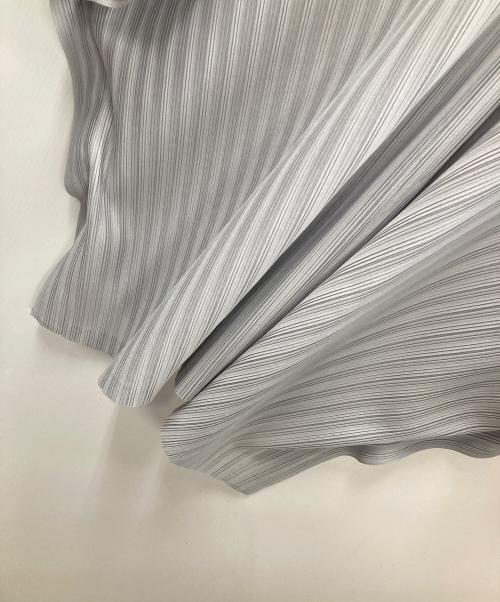 PLEATS PLEASE（プリーツプリーズ）PLEATS PLEASE (プリーツプリーズ) プリーツブラウス PLEATS PLEASE（プリーツ プリーズ） グレー サイズ:03の古着・服飾アイテム