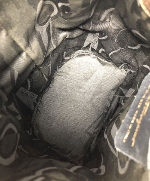 Salvatore Ferragamo（サルヴァトーレ フェラガモ）Salvatore Ferragamo (サルヴァトーレ フェラガモ) ヴァラリボン型押し巾着リュック サイズ:実寸サイズにてご確認ください。の古着・服飾アイテム