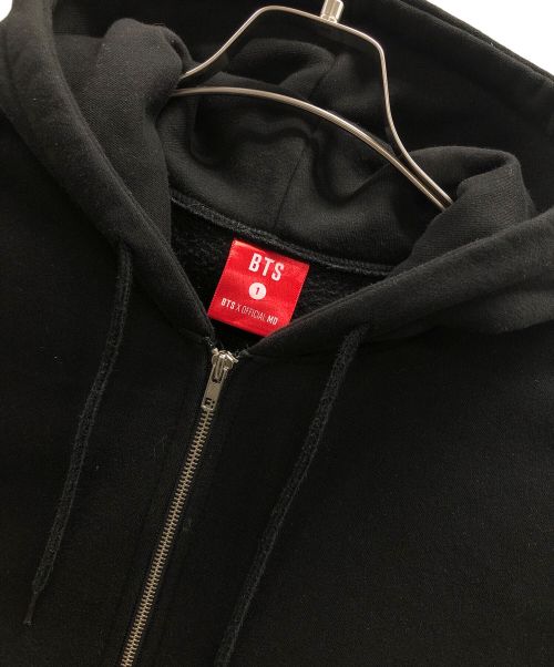 BTS（ビーティーエス）BTS (ビーティーエス) ジップパーカー 2018 BTS WORLD TOUR‘LOVE YOURSELF’ZIP-UP HOODY（ビーティーエス ワールドツアー ‘ラヴ ユアセルフ’ ジップ-アップ フーディ ブラック サイズ:1の古着・服飾アイテム
