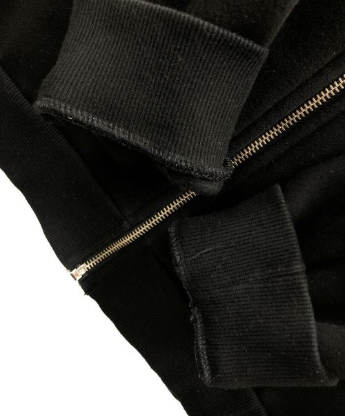 BTS（ビーティーエス）BTS (ビーティーエス) ジップパーカー 2018 BTS WORLD TOUR‘LOVE YOURSELF’ZIP-UP HOODY（ビーティーエス ワールドツアー ‘ラヴ ユアセルフ’ ジップ-アップ フーディ ブラック サイズ:1の古着・服飾アイテム