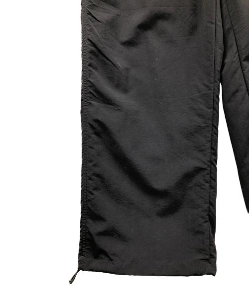 SUPREME（シュプリーム）SUPREME (シュプリーム) ナイロンパンツ Spellout Embroidered Track Pant（スペルアウト エンブロイダリー トラック パンツ） ブラック サイズ:XLargeの古着・服飾アイテム