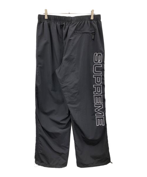 SUPREME（シュプリーム）SUPREME (シュプリーム) ナイロンパンツ Spellout Embroidered Track Pant（スペルアウト エンブロイダリー トラック パンツ） ブラック サイズ:XLargeの古着・服飾アイテム