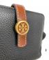 中古・古着 TORY BURCH (トリーバーチ) 2つ折り財布 ブラック サイズ:実寸サイズにてご確認ください。：8000円