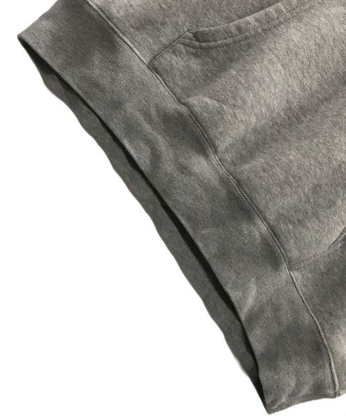 THE BLACK EYE PATCH（ブラックアイパッチ）THE BLACK EYE PATCH WILYWNKA (ウィリーウォンカ) パーカー WILYWNKA PAUSE TOUR 2019 HOODIE（ウィリーウォンカ ポーズ ツアー 2019 フーディ） グレー サイズ:XLの古着・服飾アイテム