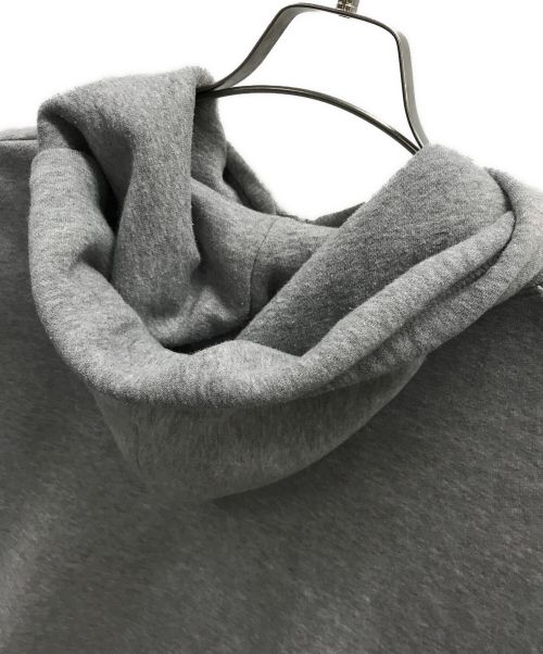 THE BLACK EYE PATCH（ブラックアイパッチ）THE BLACK EYE PATCH WILYWNKA (ウィリーウォンカ) パーカー WILYWNKA PAUSE TOUR 2019 HOODIE（ウィリーウォンカ ポーズ ツアー 2019 フーディ） グレー サイズ:XLの古着・服飾アイテム