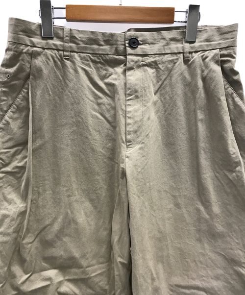LOOPE（ルーペ）LOOPE (ルーペ) パンツ　OUTSIDE PLEATED TROUSERS（アウトサイドプリーツトラウザーズ） ベージュ サイズ:35の古着・服飾アイテム