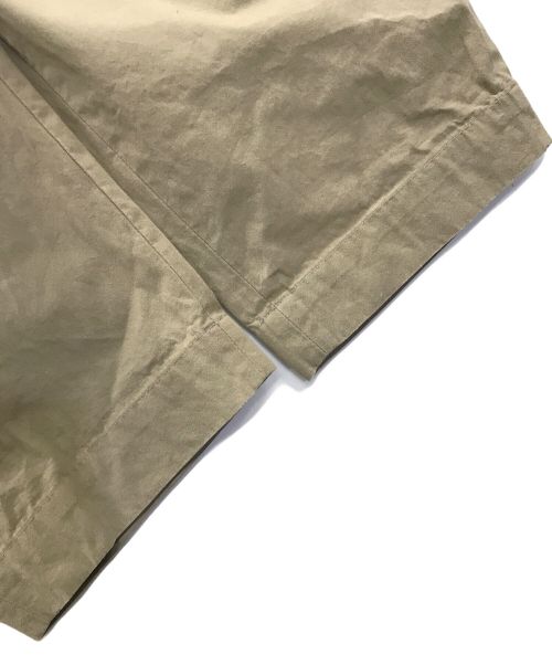 LOOPE（ルーペ）LOOPE (ルーペ) パンツ　OUTSIDE PLEATED TROUSERS（アウトサイドプリーツトラウザーズ） ベージュ サイズ:35の古着・服飾アイテム