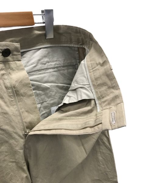 LOOPE（ルーペ）LOOPE (ルーペ) パンツ　OUTSIDE PLEATED TROUSERS（アウトサイドプリーツトラウザーズ） ベージュ サイズ:35の古着・服飾アイテム