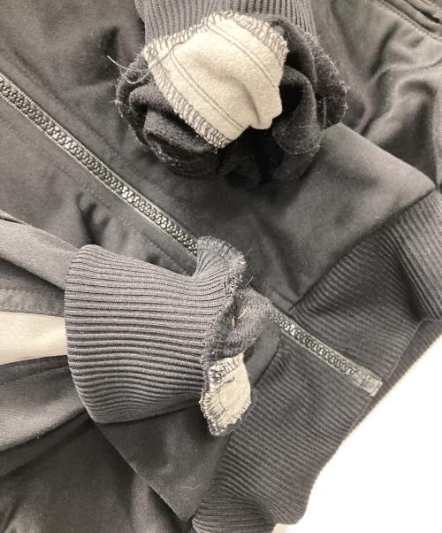 adidas（アディダス）adidas (アディダス) トラックジャケット　刺繍ロゴ ブラック×ブルー サイズ:Mの古着・服飾アイテム