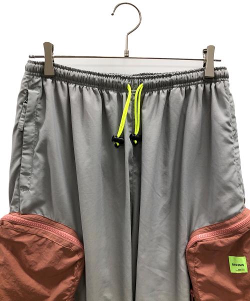 MAGIC STICK（マジックスティック）MAGIC STICK (マジックスティック) ナイロンパンツ VIRUS TRACK PANTS（ウイルス トラック パンツ） グレー サイズ:MEDIUMの古着・服飾アイテム