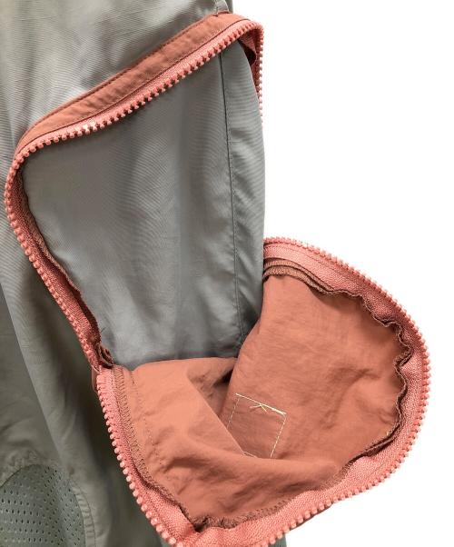 MAGIC STICK（マジックスティック）MAGIC STICK (マジックスティック) ナイロンパンツ VIRUS TRACK PANTS（ウイルス トラック パンツ） グレー サイズ:MEDIUMの古着・服飾アイテム