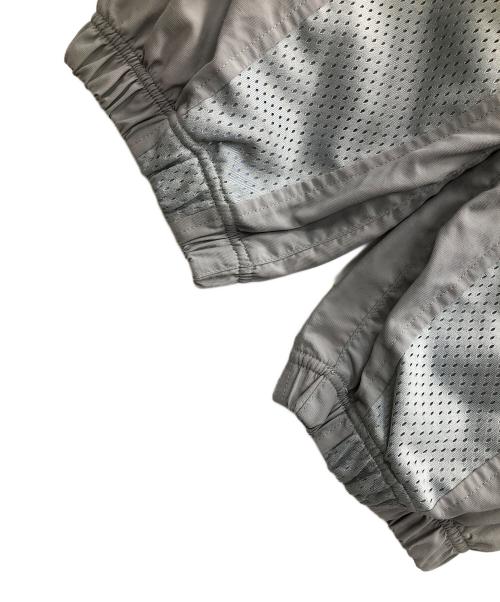 MAGIC STICK（マジックスティック）MAGIC STICK (マジックスティック) ナイロンパンツ VIRUS TRACK PANTS（ウイルス トラック パンツ） グレー サイズ:MEDIUMの古着・服飾アイテム