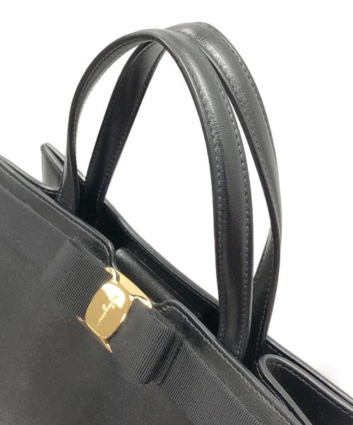 Salvatore Ferragamo（サルヴァトーレ フェラガモ）Salvatore Ferragamo (サルヴァトーレ フェラガモ) 2wayバッグ ウィラ トートバッグ ショルダーバッグ ブラック サイズ:実寸サイズにてご確認ください。の古着・服飾アイテム