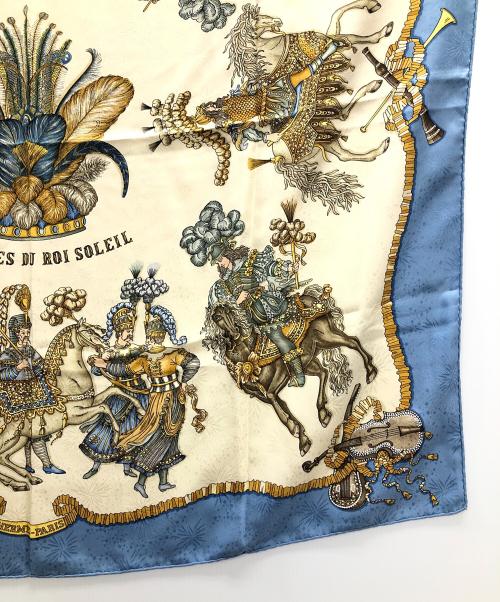 HERMES（エルメス）HERMES (エルメス) シルクスカーフ LES FETES DU ROI SOLEIL(レス フェット ドゥー ロワ ソレイユ) ブルー系 サイズ:実寸サイズにてご確認ください。の古着・服飾アイテム