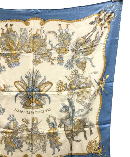 HERMES（エルメス）HERMES (エルメス) シルクスカーフ LES FETES DU ROI SOLEIL(レス フェット ドゥー ロワ ソレイユ) ブルー系 サイズ:実寸サイズにてご確認ください。の古着・服飾アイテム