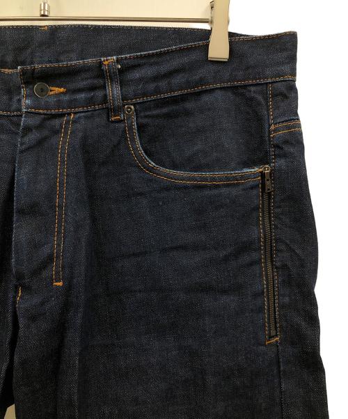 Yves Saint Laurent（イヴサンローラン）Yves Saint Laurent (イヴサンローラン) ジーンズ TAPERED LEG（テーパード レッグ） インディゴ サイズ:50の古着・服飾アイテム