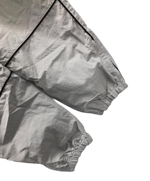 FUBU（フブ）FUBU (フブ) ナイロンパンツ TRACK PANTS(トラックパンツ) グレー サイズ:Lの古着・服飾アイテム
