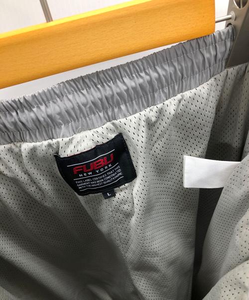 FUBU（フブ）FUBU (フブ) ナイロンパンツ TRACK PANTS(トラックパンツ) グレー サイズ:Lの古着・服飾アイテム