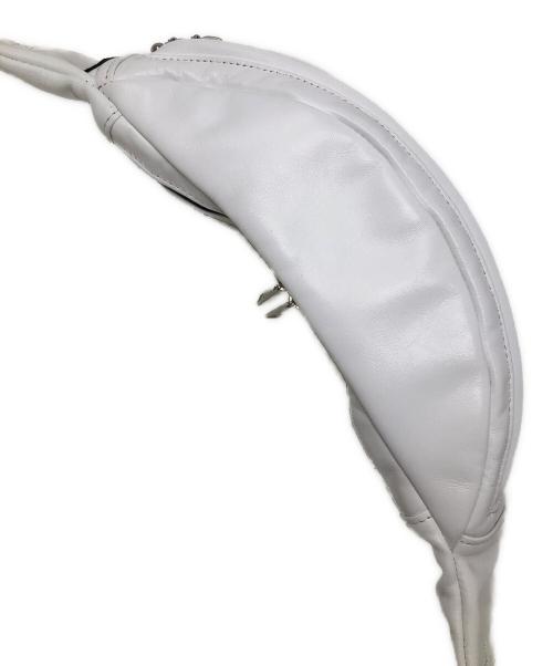 PORTER（ポーター）PORTER (ポーター) Lewis Leathers (ルイスレザース) ウエストバッグ ホワイト サイズ:実寸サイズにてご確認ください。の古着・服飾アイテム