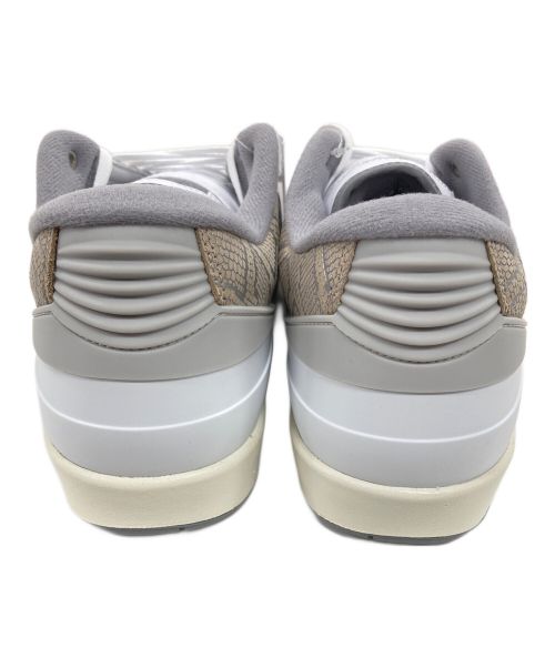 NIKE（ナイキ）NIKE (ナイキ) スニーカー AIR JORDAN 2 RETRO LOW（エアジョーダン2レトロロー） ベージュ×ホワイト サイズ:28.5 未使用品の古着・服飾アイテム