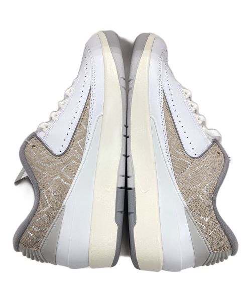 NIKE（ナイキ）NIKE (ナイキ) スニーカー AIR JORDAN 2 RETRO LOW（エアジョーダン2レトロロー） ベージュ×ホワイト サイズ:28.5 未使用品の古着・服飾アイテム