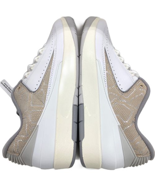 NIKE（ナイキ）NIKE (ナイキ) スニーカー AIR JORDAN 2 RETRO LOW（エアジョーダン2レトロロー） ベージュ×ホワイト サイズ:28.5 未使用品の古着・服飾アイテム