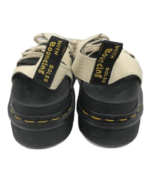 Dr.Martens（ドクターマーチン）Dr.Martens (ドクターマーチン) サンダル ブラック×アイボリー サイズ:UK6の古着・服飾アイテム