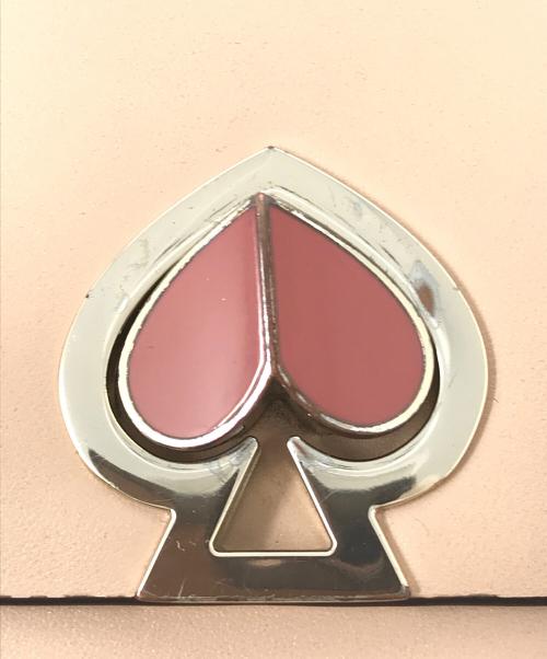 Kate Spade（ケイトスペード）Kate Spade (ケイトスペード) 2つ折り財布 ライトピンク サイズ:実寸サイズにてご確認ください。の古着・服飾アイテム