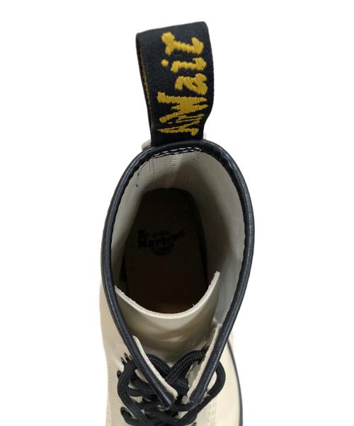 Dr.Martens（ドクターマーチン）Dr.Martens (ドクターマーチン) 8ホールブーツ ベージュ サイズ:UK8の古着・服飾アイテム