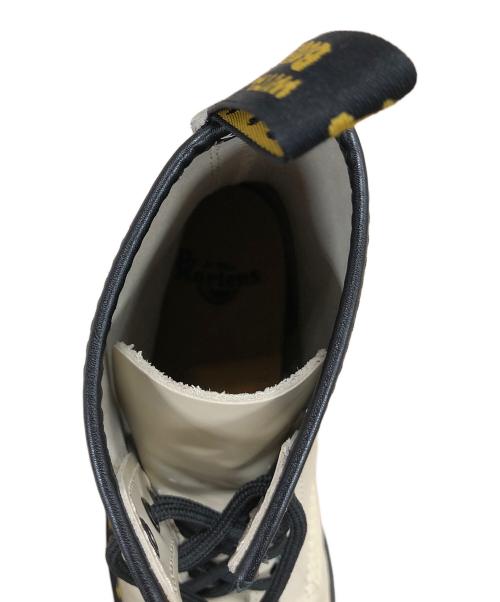 Dr.Martens（ドクターマーチン）Dr.Martens (ドクターマーチン) 8ホールブーツ ベージュ サイズ:UK8の古着・服飾アイテム