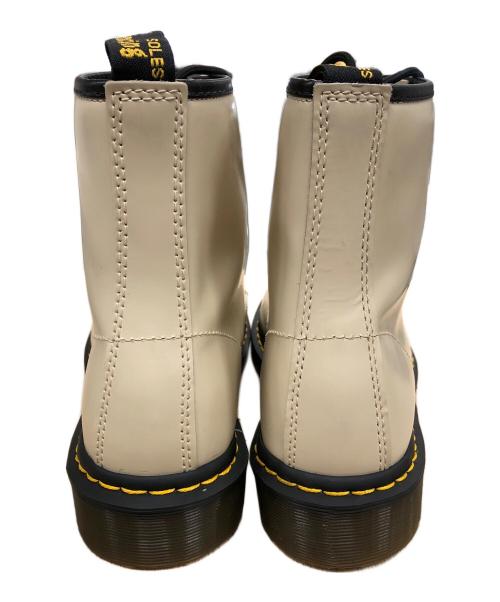 Dr.Martens（ドクターマーチン）Dr.Martens (ドクターマーチン) 8ホールブーツ ベージュ サイズ:UK8の古着・服飾アイテム