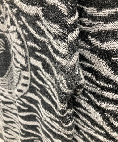 VERSACE JEANS COUTURE（ヴェルサーチ ジーンズクチュール）VERSACE JEANS COUTURE (ヴェルサーチ ジーンズクチュール) セーター グレー×ブラック サイズ:Lの古着・服飾アイテム