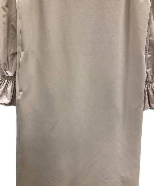 UNITED ARROWS BEAUTY&YOUTH（ユナイテッド アローズ ビューティアンドユース）UNITED ARROWS BEAUTY&YOUTH (ユナイテッド アローズ ビューティアンドユース) コンビボリュームスリーブ ワンピース ベージュ サイズ:M 未使用品の古着・服飾アイテム