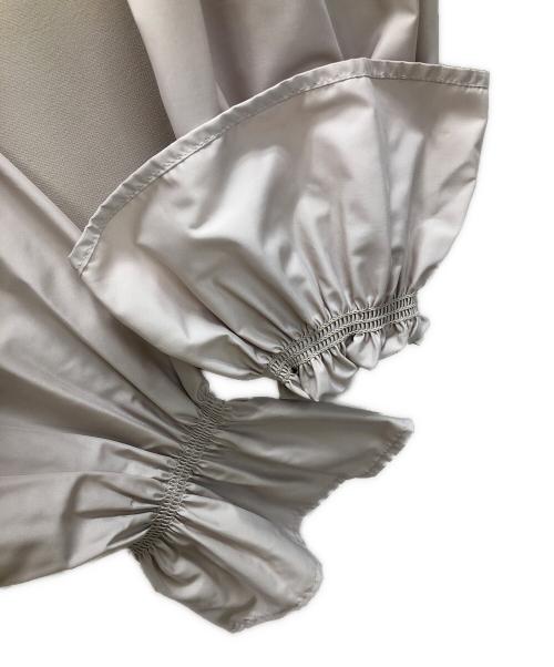 UNITED ARROWS BEAUTY&YOUTH（ユナイテッド アローズ ビューティアンドユース）UNITED ARROWS BEAUTY&YOUTH (ユナイテッド アローズ ビューティアンドユース) コンビボリュームスリーブ ワンピース ベージュ サイズ:M 未使用品の古着・服飾アイテム