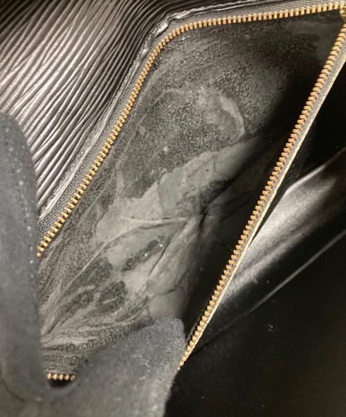 LOUIS VUITTON（ルイ ヴィトン）LOUIS VUITTON (ルイ ヴィトン) セカンドバッグ エピ ポシェットセリエ ドラゴンヌ ブラック サイズ:実寸サイズにてご確認ください。の古着・服飾アイテム