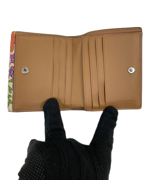 COACH（コーチ）COACH (コーチ) 3つ折り財布 	エライザ スモール ウォレット・フローラル プリント 花柄 サイズ:実寸サイズにてご確認ください。の古着・服飾アイテム