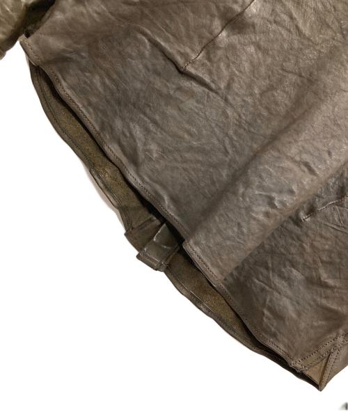 ISAMU KATAYAMA BACKLASH（イサムカタヤマ・バックラッシュ）ISAMU KATAYAMA BACKLASH (イサムカタヤマ・バックラッシュ) ベルギーショルダー製品染め レザーシャツ ブラウン サイズ:Lの古着・服飾アイテム