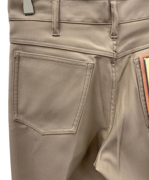 Wrangler（ラングラー）Wrangler (ラングラー) フレアパンツ WRANCHER DRESS（ランチャードレス） ベージュ サイズ:S 未使用品の古着・服飾アイテム