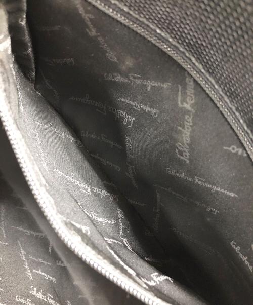 Salvatore Ferragamo（サルヴァトーレ フェラガモ）Salvatore Ferragamo (サルヴァトーレ フェラガモ) トートバッグ ヴァラリボン ショルダーバッグ ブラック サイズ:実寸サイズにてご確認ください。の古着・服飾アイテム