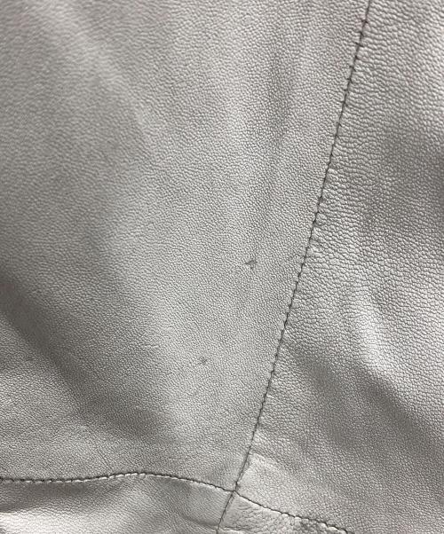 JULIUS（ユリウス）JULIUS (ユリウス) レザーコート ライトグレー サイズ:2の古着・服飾アイテム