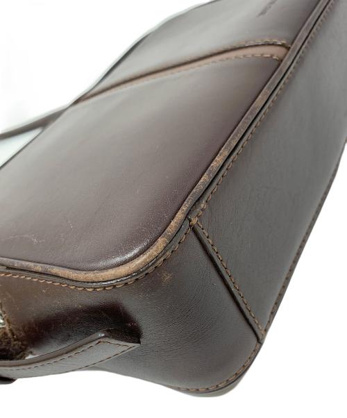 BURBERRY（バーバリー）BURBERRY (バーバリー) レザーショルダーバッグ ブラウン サイズ:実寸サイズにてご確認ください。の古着・服飾アイテム