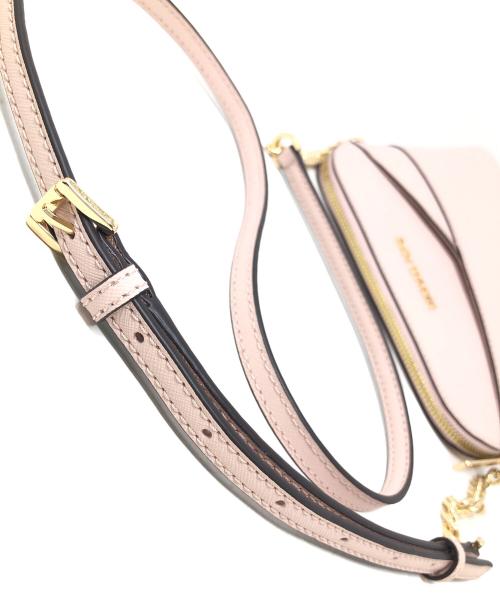 MICHAEL KORS（マイケル・コース）MICHAEL KORS ショルダーバッグ JET SET TRAVEL MD DOME XCROSS XBODY（ジェットセット トラベル ミディアム ドーム クロスボディ） ピンク サイズ:実寸サイズにてご確認ください。の古着・服飾アイテム