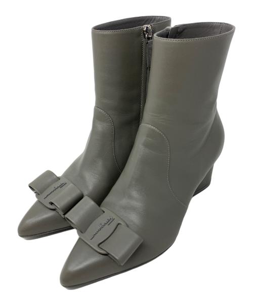 Salvatore Ferragamo（サルヴァトーレ フェラガモ）Salvatore Ferragamo (サルヴァトーレ フェラガモ) アンクルブーツ 	VINCE（ヴィンス） グレー サイズ:7の古着・服飾アイテム